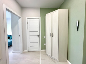 Апартаменты Люкс Аквамарин с дизайнерским ремонтом, для большой семьи