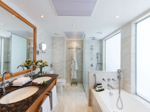 Отель Constantinou Bros Athena Royal Beach