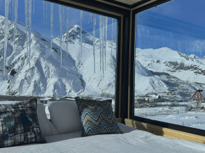 Шале Kazbegi Inn Cottages