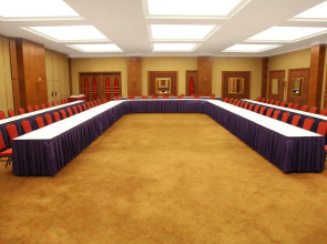 Отель Sheraton Kampala