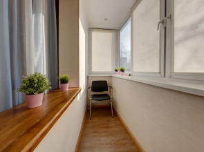 Апартаменты Стандартные с Балконом и Видом на Город на площади МОПРа