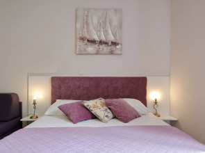 Palace Central Square