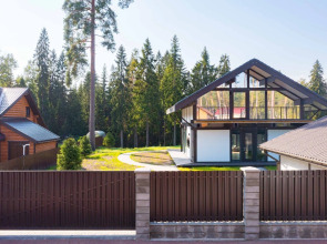 Гостевой Дом Дом с Панорамным Видом на Лес