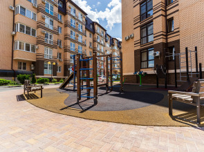 Апартаменты в Совpeмeннoм ЖK в Пяти Минутaх Ходьбы oт Мopя от LеtоApart