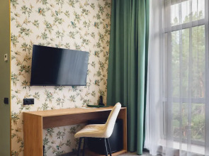 Отель Лесники