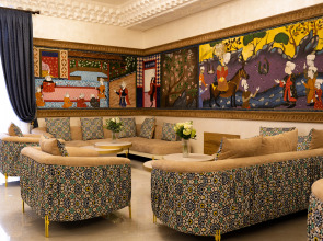 Отель Kohinur Plaza