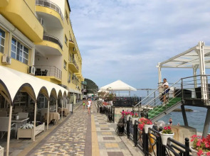 Royal Nikita Apartments