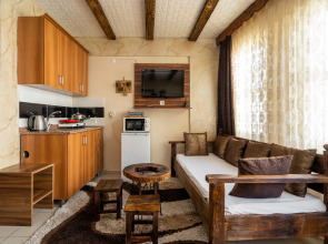 Pi Home & Apartments