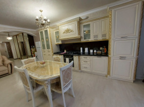 Апартаменты 5 Звезд на Шамиля Джикаева 5А-2