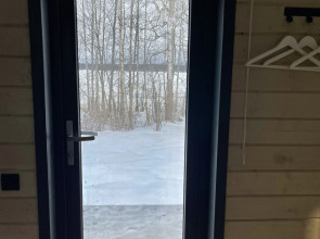 Гостевой Дом Дом для 4-х с Видом на Озеро