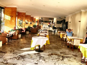 Отель Tuntas Beach Altinkum