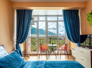 Квартира Евротрешка с видом на горы