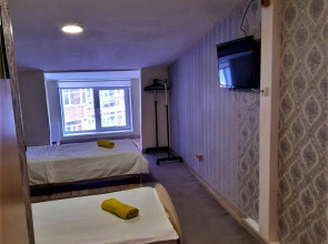 Хостел на Новособорной