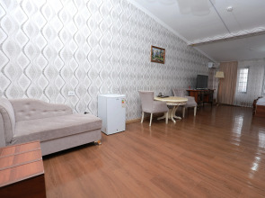 Отель Garden City