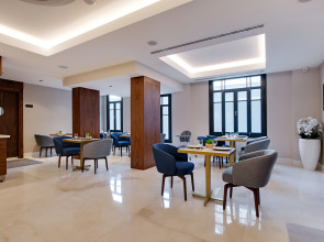 Отель Gleam Collection Hotel