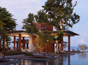 Отель Maya Sanur Resort & Spa