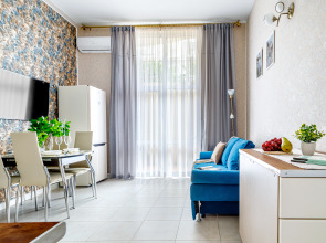 Апартаменты с Собственным Двориком от Home Group apartments