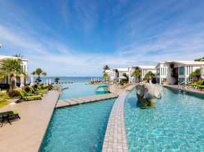 Отель Vannee Golden Sands Resort