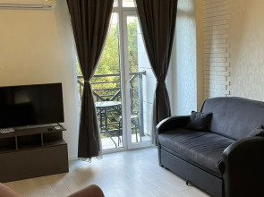 Апартаменты Евро 2-ком с балконом возле моря в центре Адлера Ajax