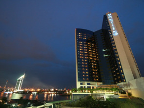 Отель Montien Riverside Hotel Bangkok