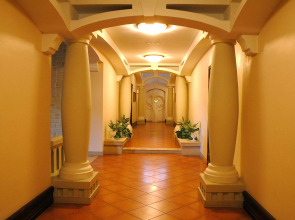 Отель Велес