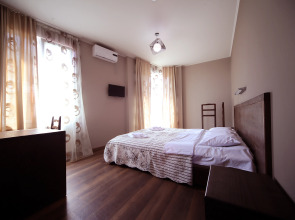 Мини-Отель Kutaisi Globus