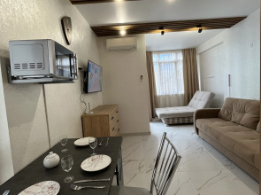 Апартаменты Актер House