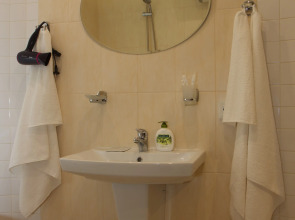 Апартаменты двухкомнатные с джакузи на Горького 1