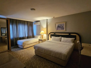 Отель Sever Suites