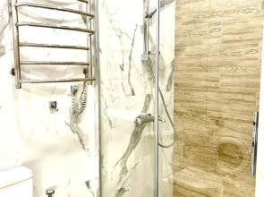 Апартаменты на Ялтинской улице, 12А. ЖК «Шато Лувр»