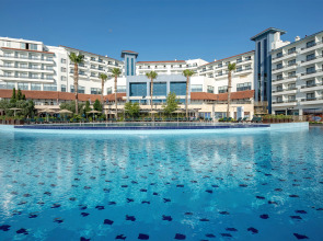 Royal Teos Thermal Resort Clinic & Spa (Halal Hotel)