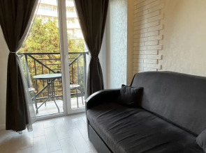 Апартаменты Евро 2-ком с балконом возле моря в центре Адлера Ajax