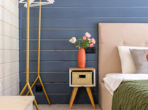 Частный дом в еловом лесу