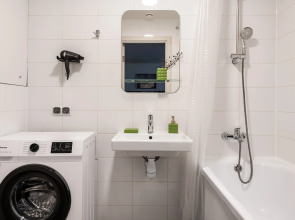 Квартира Уютная евродвушка у метро Озерная, 3 раздельных спальных места