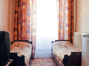 Отель Адамас