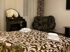 Гостиница Мир на Карбышева