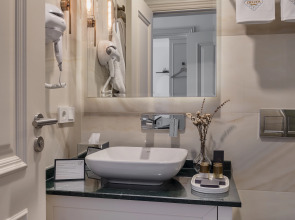 Отель Delita City