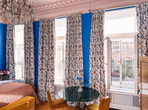 Апартаменты Эксклюзивная квартира Уголок Парижа