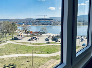 Квартира Уютная однокомнатная с видом на парк и озеро