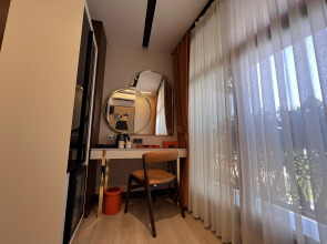 Hotel Elysian Airport