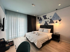 Апартаменты Urban Elephant Suites