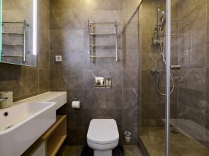 Апартаменты на улице Леонова 18