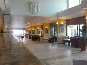 Отель Tuntas Beach Altinkum