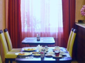 Отель Джулия