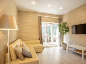 Бунгало с мангалом и верандой на Банном