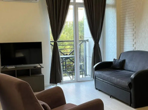 Апартаменты Евро 2-ком с балконом возле моря в центре Адлера Ajax