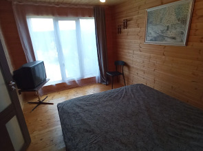 Частный ДОМ У ВОДЫ С БАНЬКОЙ