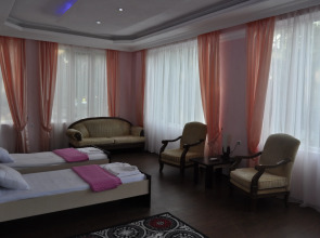 Отель Nine Brothers