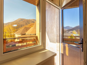 Квартира Номер в Отеле с Балконом Шикарным Видом на Горы