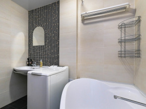 Dvukhkomnatnaya Studiya Na Ul. 1905 Goda Flat